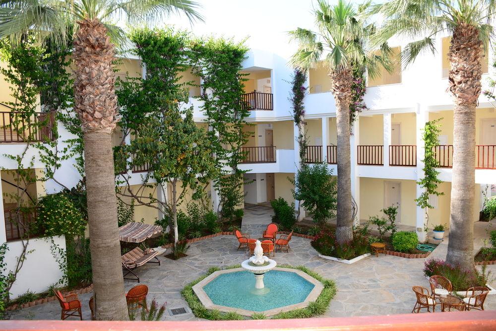 Natur Garden Hotel Битез Экстерьер фото