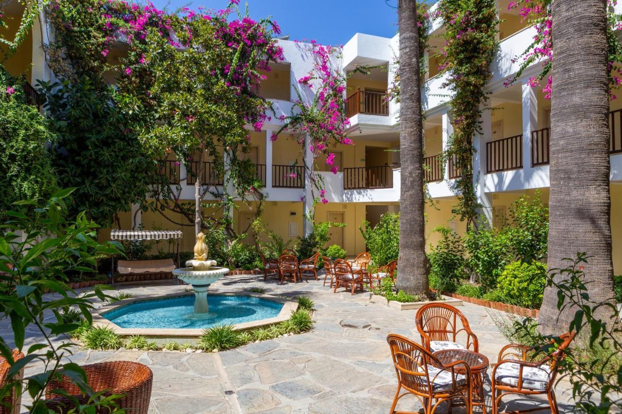 Natur Garden Hotel Битез Экстерьер фото