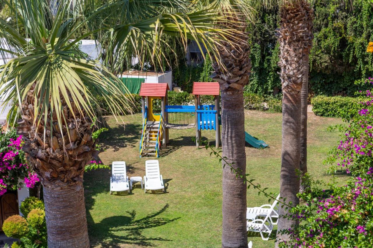 Natur Garden Hotel Битез Экстерьер фото