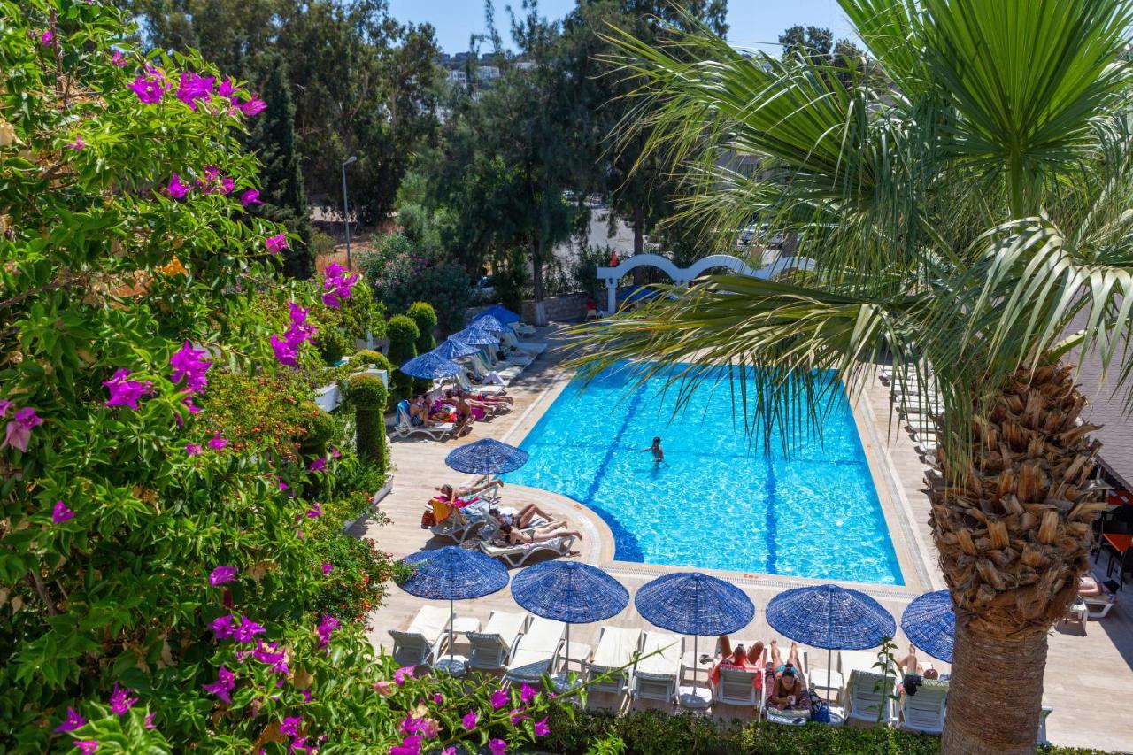 Natur Garden Hotel Битез Экстерьер фото