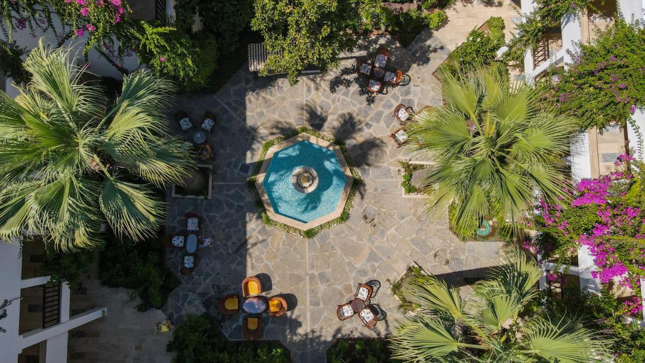 Natur Garden Hotel Битез Экстерьер фото