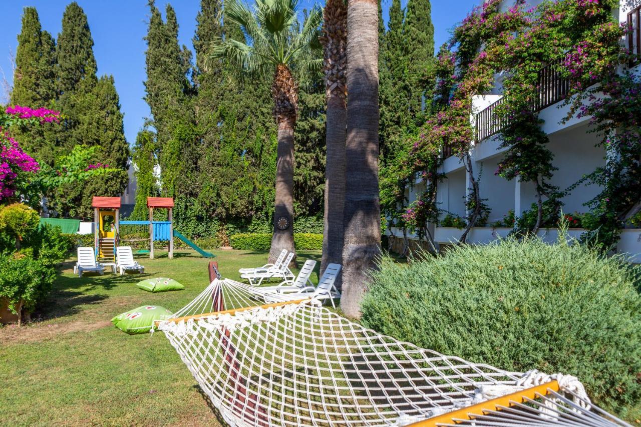 Natur Garden Hotel Битез Экстерьер фото