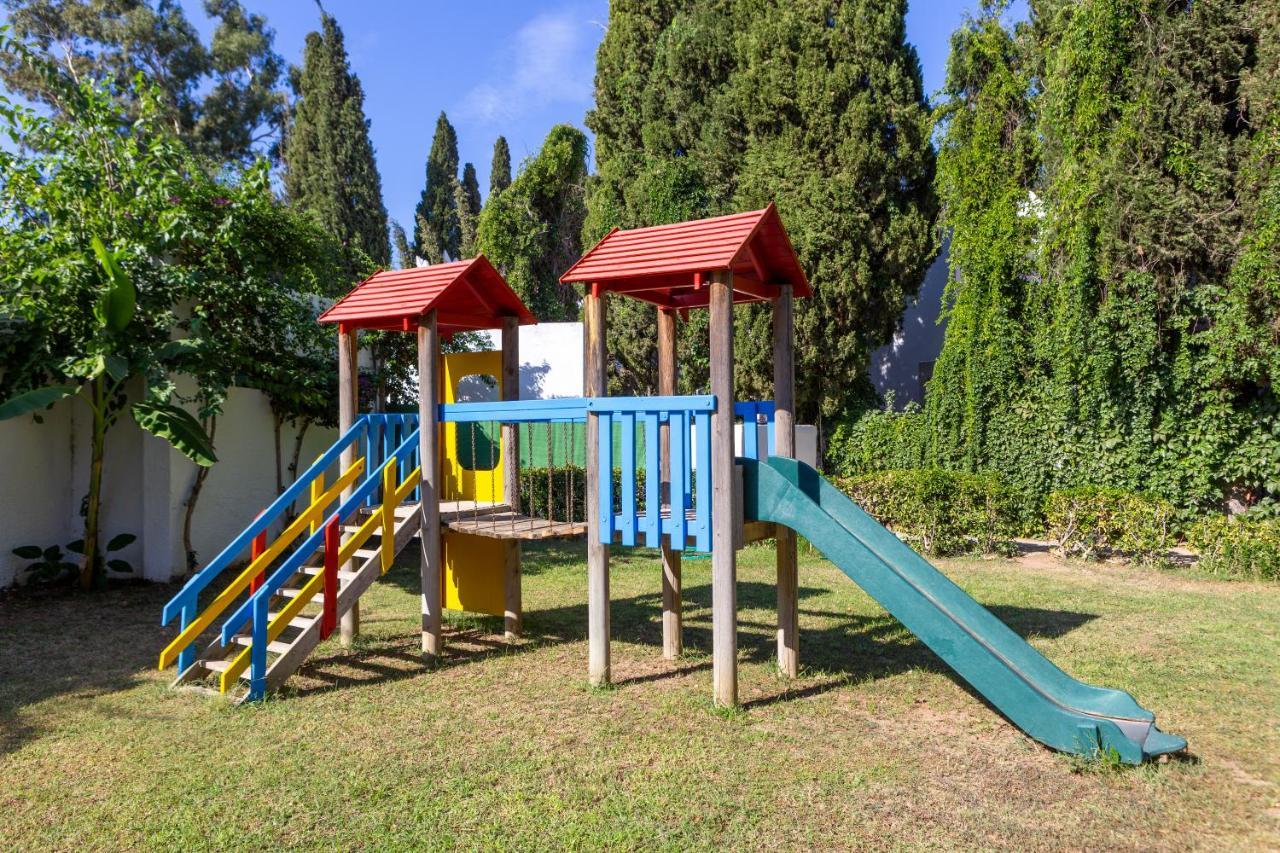 Natur Garden Hotel Битез Экстерьер фото