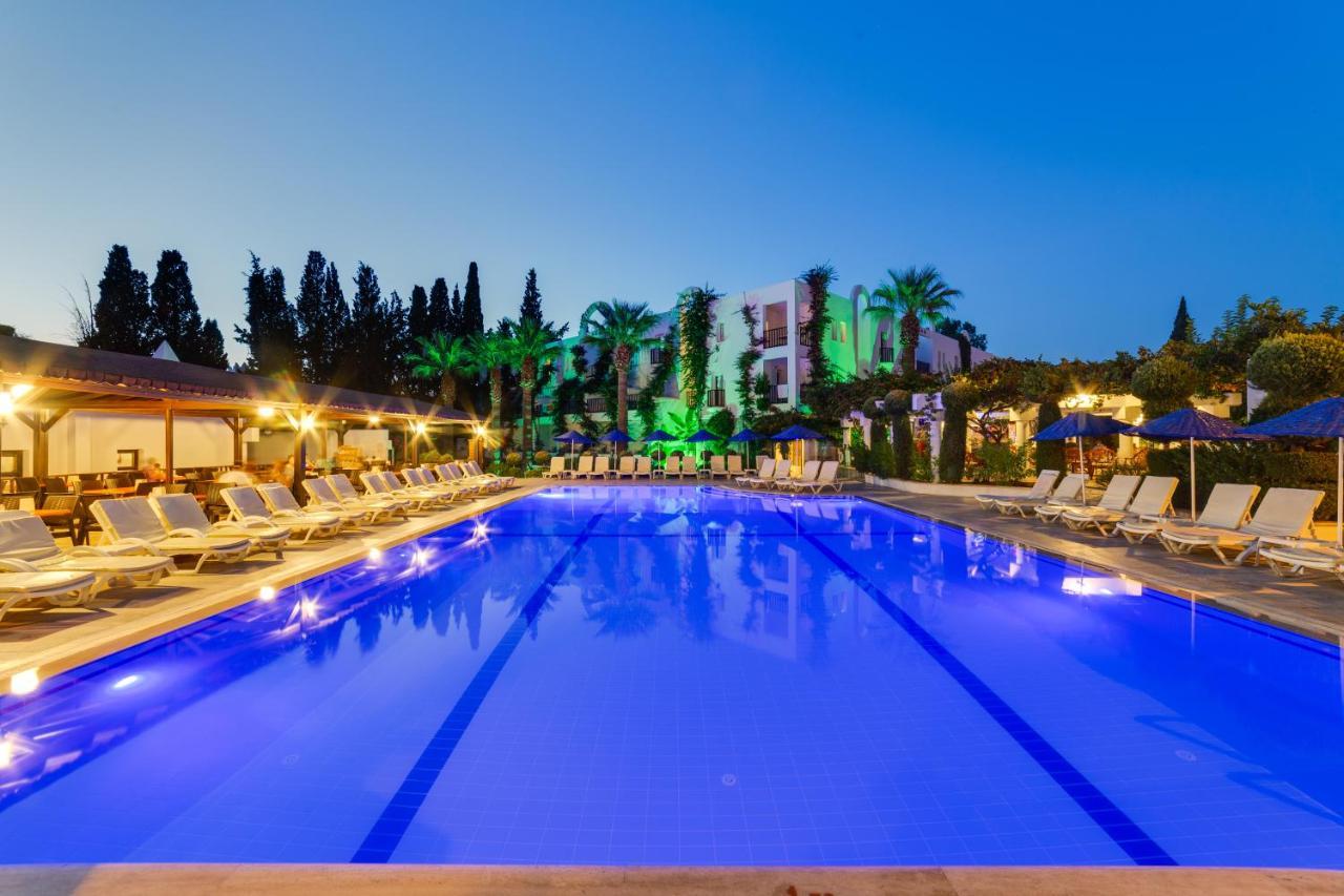 Natur Garden Hotel Битез Экстерьер фото