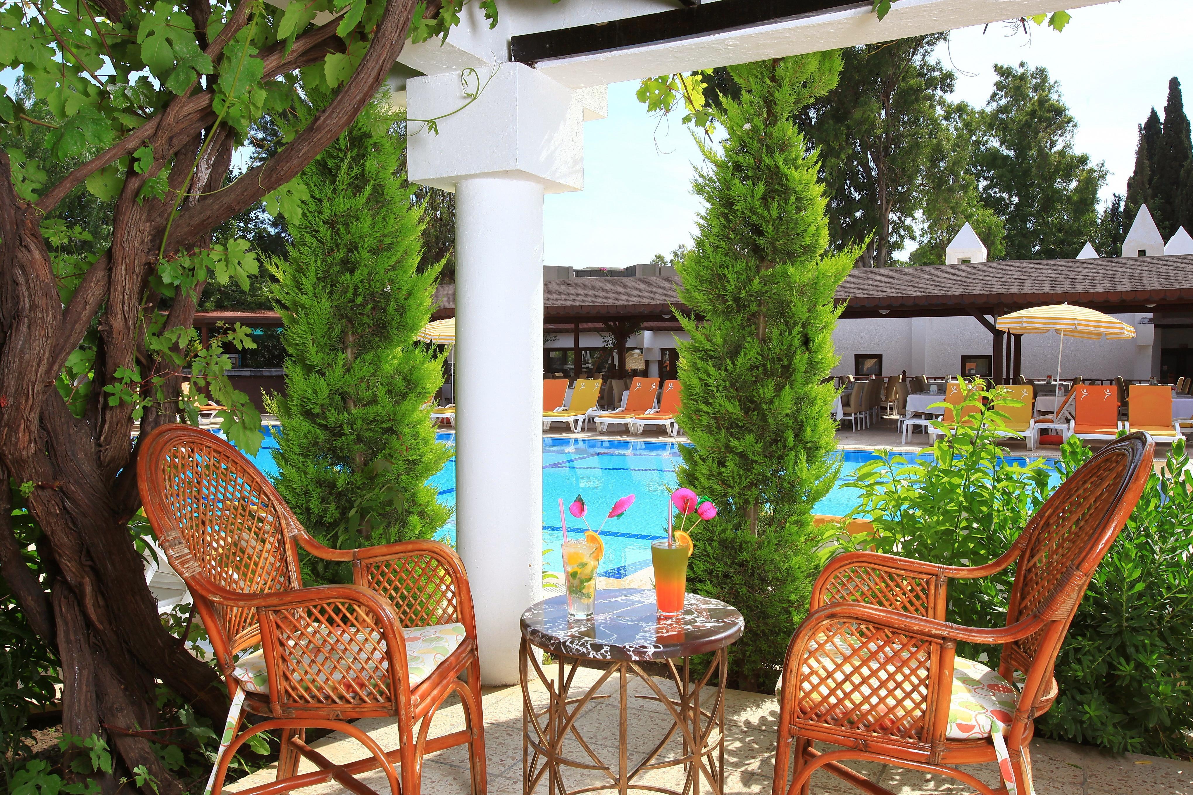Natur Garden Hotel Битез Экстерьер фото