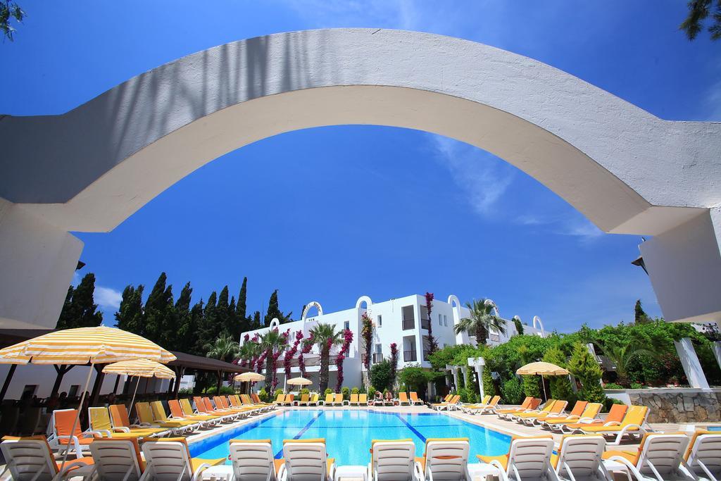 Natur Garden Hotel Битез Экстерьер фото