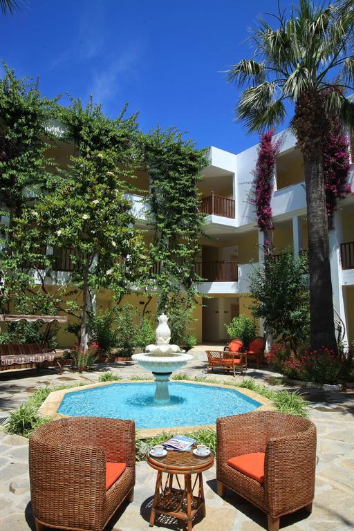 Natur Garden Hotel Битез Экстерьер фото